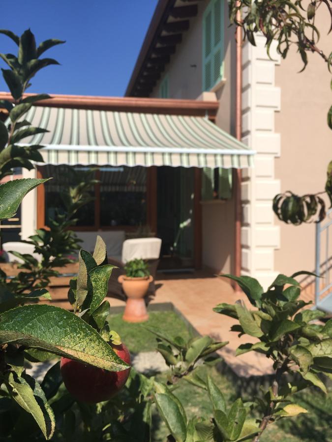 Bba2Passi Bed & Breakfast Marina di Massa Exterior photo